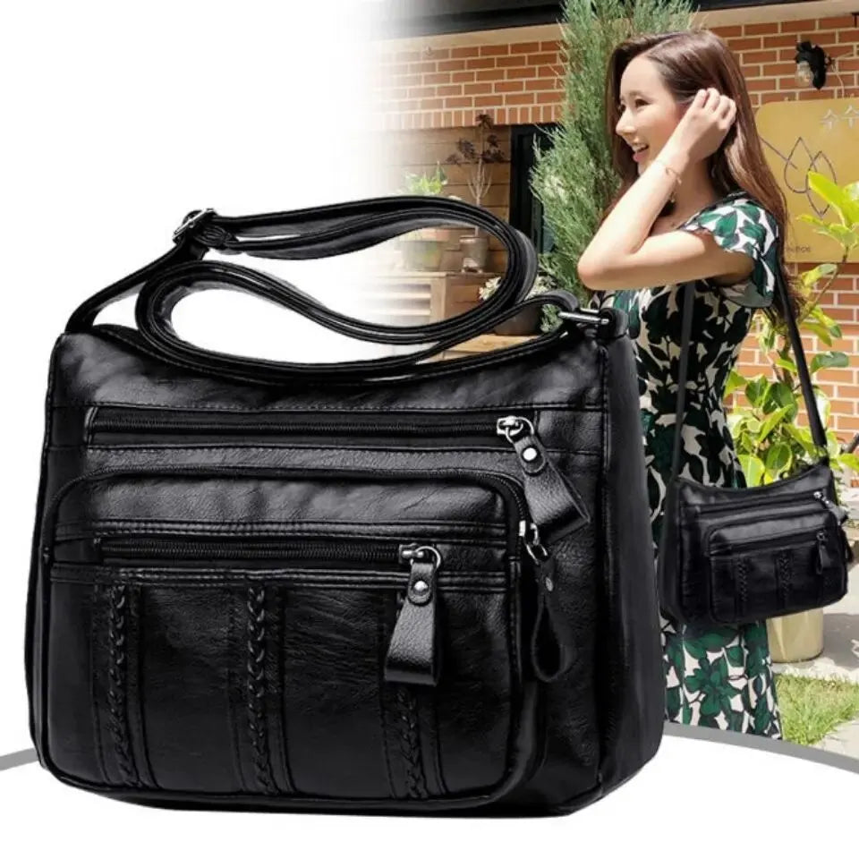 Bolsa de Ombro Feminina em Couro Classic